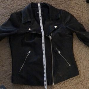 Very worn madewell leather jacket EXTRA PICTURES